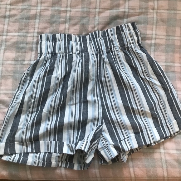 Striped High-Waisted Zaful Shorts - Picture 8 of 8